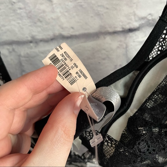 NEW WITH TAGE VICTORIAS SECRET BLACK LACE LINGERIE SIZE 34B - Picture 2 of 5
